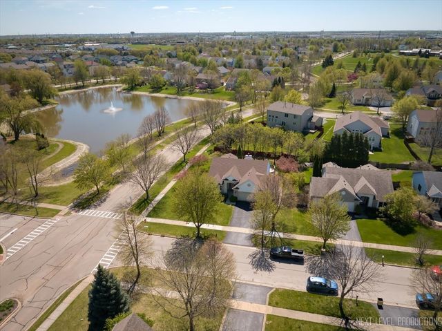 1502 Hartsburg Lane, North Aurora, IL 60542