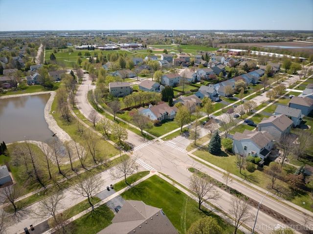 1502 Hartsburg Lane, North Aurora, IL 60542