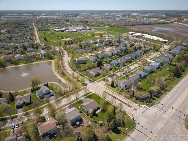 1502 Hartsburg Lane, North Aurora, IL 60542