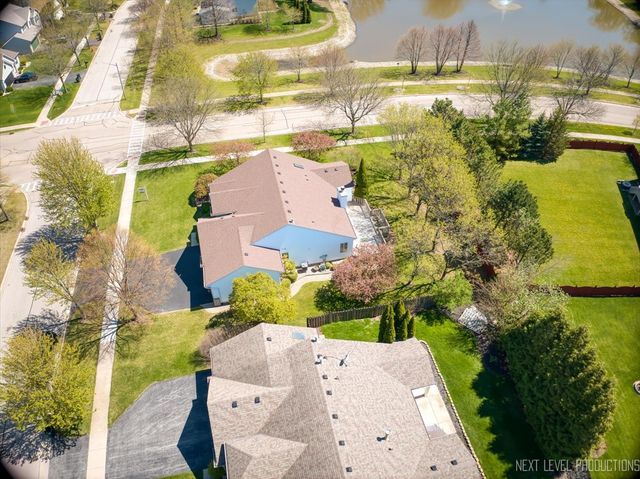 1502 Hartsburg Lane, North Aurora, IL 60542