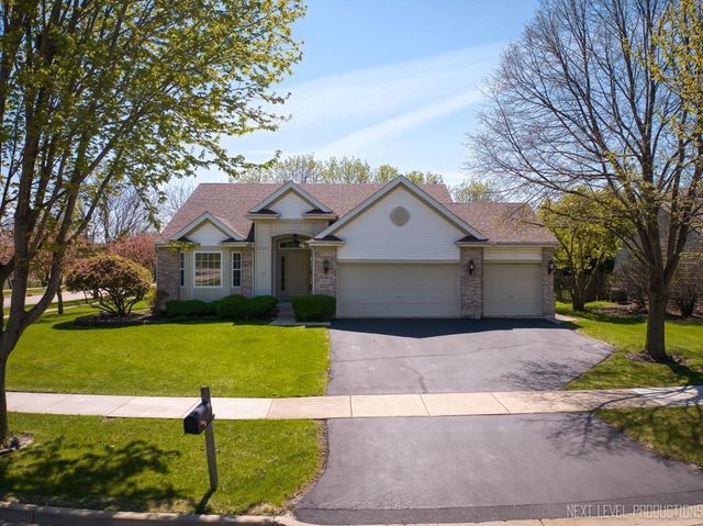 1502 Hartsburg Lane, North Aurora, IL 60542