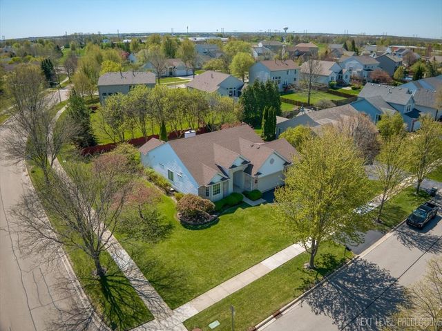 1502 Hartsburg Lane, North Aurora, IL 60542