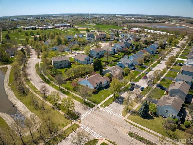 1502 Hartsburg Lane, North Aurora, IL 60542