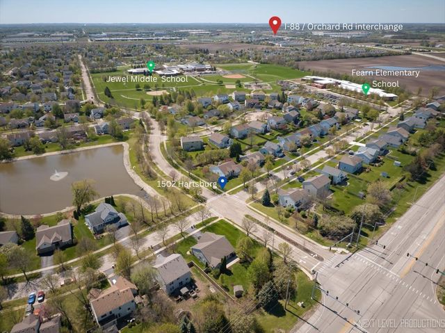 1502 Hartsburg Lane, North Aurora, IL 60542