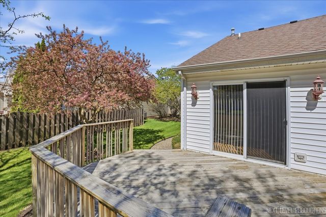 1502 Hartsburg Lane, North Aurora, IL 60542