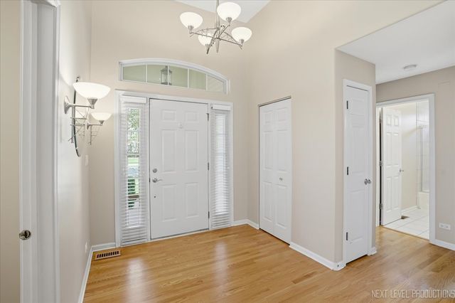1502 Hartsburg Lane, North Aurora, IL 60542