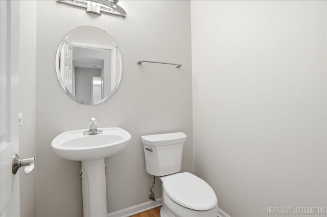 1502 Hartsburg Lane, North Aurora, IL 60542