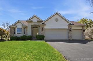 1502 Hartsburg Lane, North Aurora, IL 60542