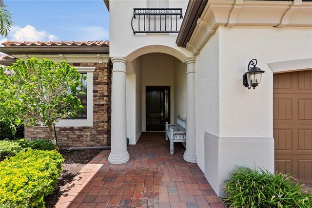 12732 Kinross LN, Naples, FL 34120