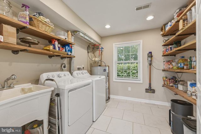 69 NEW SCHOOL LN, Levittown, PA 19054