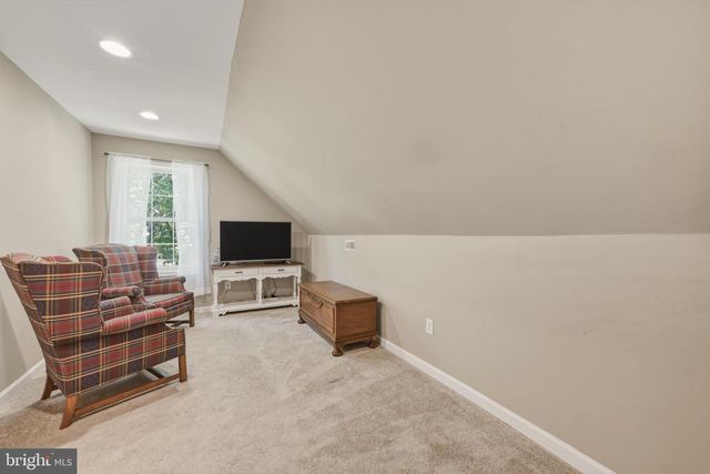 69 NEW SCHOOL LN, Levittown, PA 19054