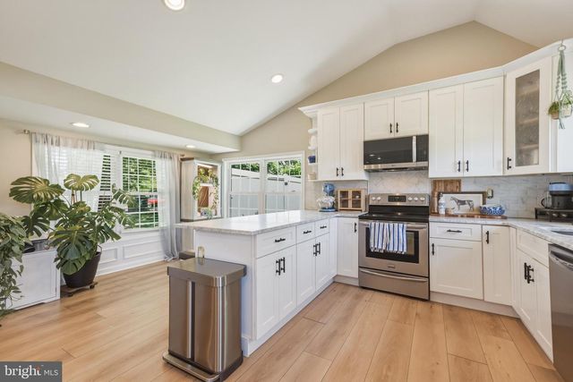 69 NEW SCHOOL LN, Levittown, PA 19054