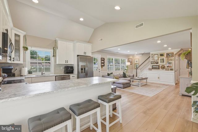 69 NEW SCHOOL LN, Levittown, PA 19054