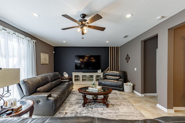 1252 LUFFNESS Drive, Jacksonville, FL 32221