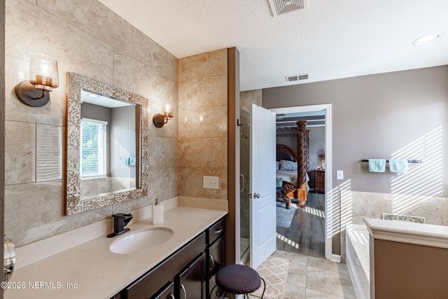 1252 LUFFNESS Drive, Jacksonville, FL 32221