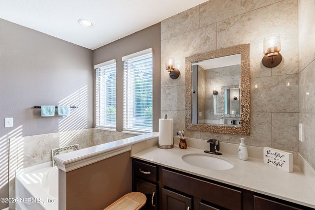 1252 LUFFNESS Drive, Jacksonville, FL 32221