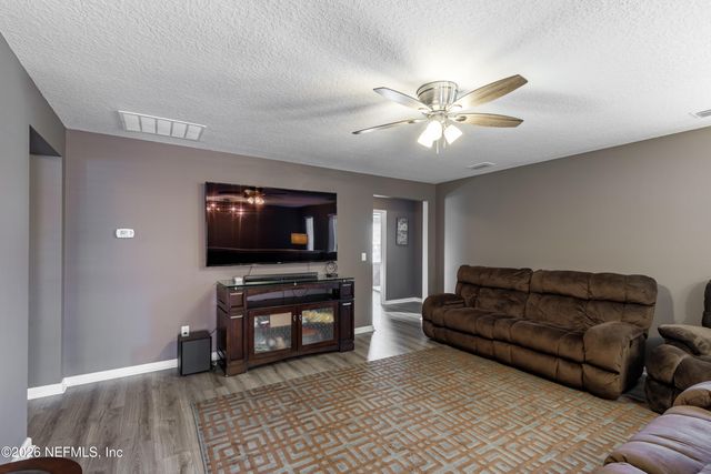 1252 LUFFNESS Drive, Jacksonville, FL 32221