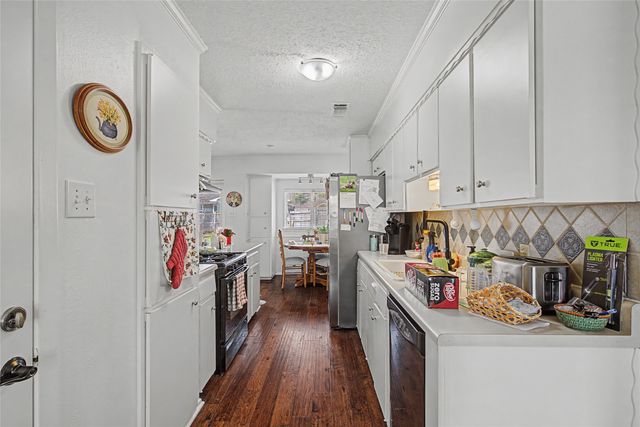 2009 Charleston Drive, Bedford, TX 76022