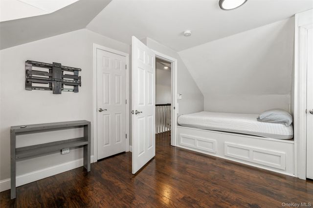 39 Bay Shore Avenue, Bay Shore, NY 11706