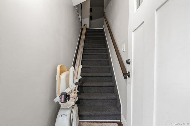 39 Bay Shore Avenue, Bay Shore, NY 11706