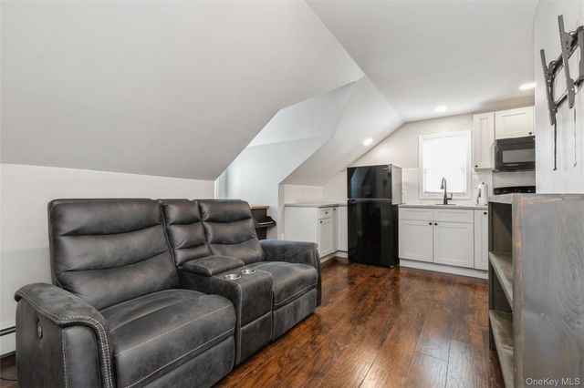 39 Bay Shore Avenue, Bay Shore, NY 11706