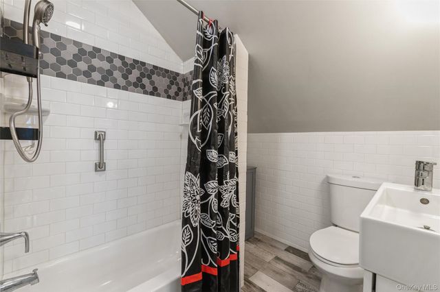 39 Bay Shore Avenue, Bay Shore, NY 11706