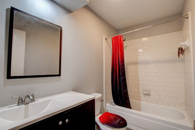 1109 Harvest Hill Lane, Lancaster, TX 75146
