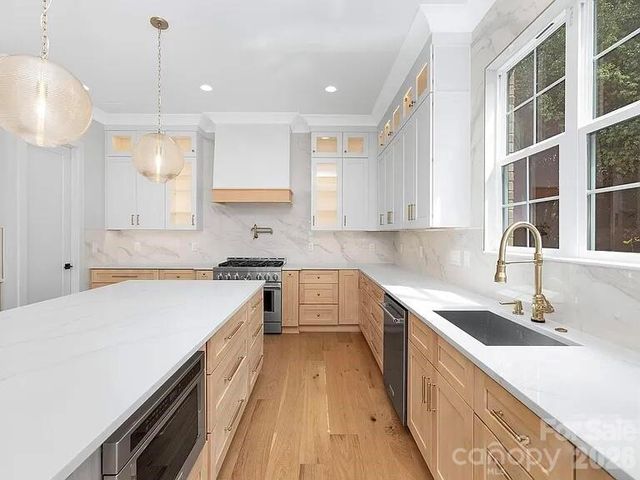 4339 Castlewood Road, Charlotte, NC 28209