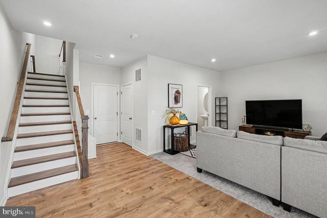 427 SNOWBERRY LN, Fredericksburg, VA 22405