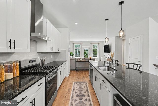 427 SNOWBERRY LN, Fredericksburg, VA 22405