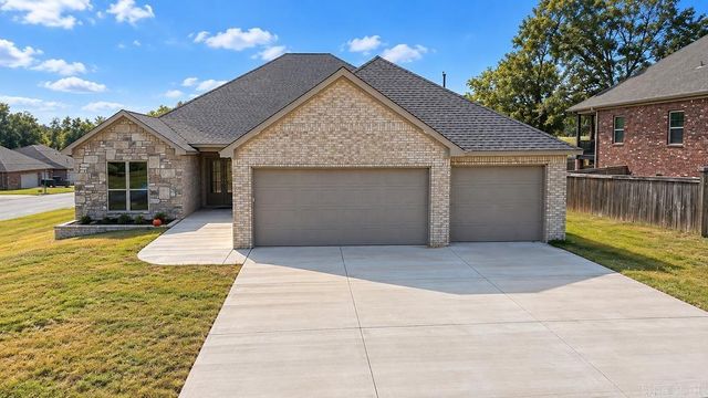 9401 Journey Dr, Sherwood, AR 72120