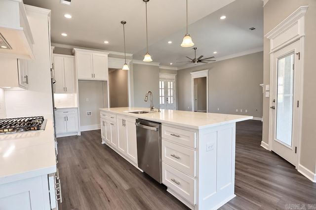 9401 Journey Dr, Sherwood, AR 72120