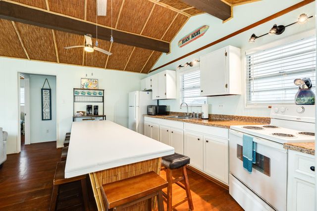 411 Seashell Drive, Surfside Beach, TX 77541