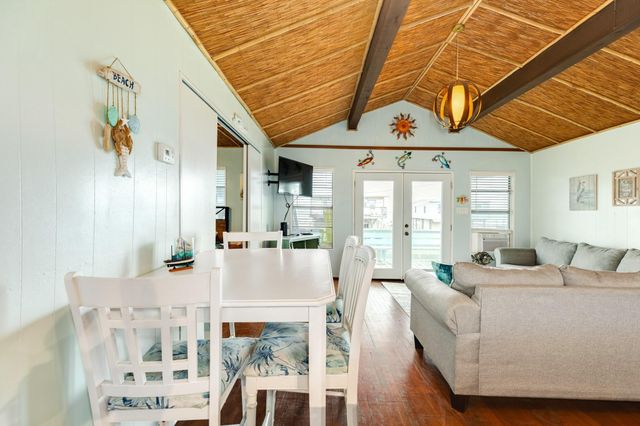 411 Seashell Drive, Surfside Beach, TX 77541