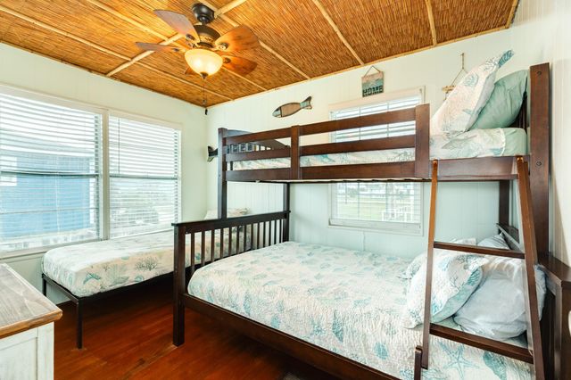 411 Seashell Drive, Surfside Beach, TX 77541