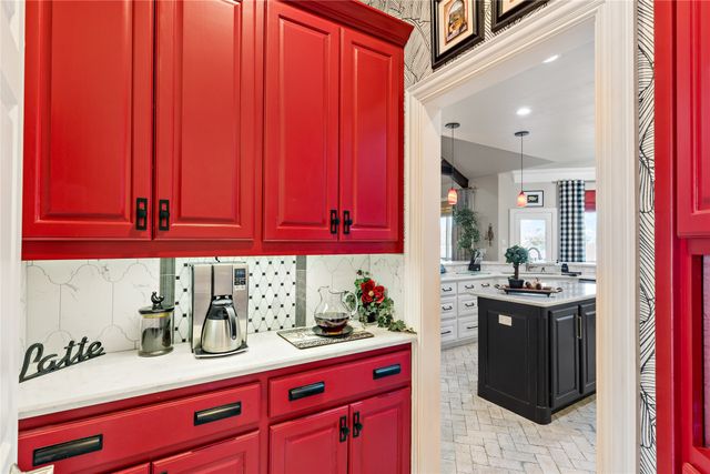 571 Hidden Lake Drive, Powderly, TX 75473