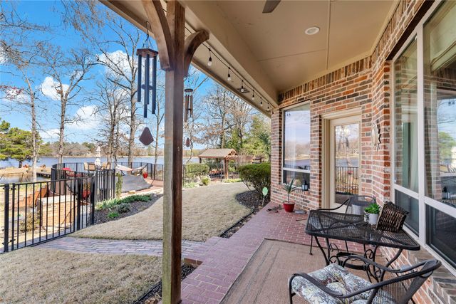 571 Hidden Lake Drive, Powderly, TX 75473