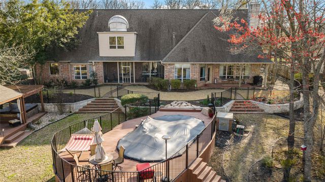 571 Hidden Lake Drive, Powderly, TX 75473