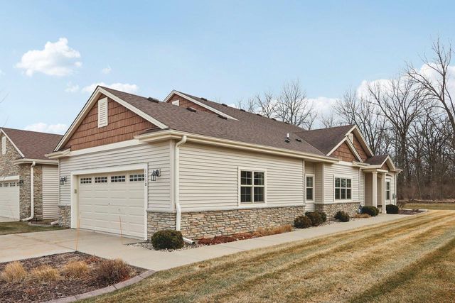 1110 Black Bear DRIVE, Mukwonago, WI 53149