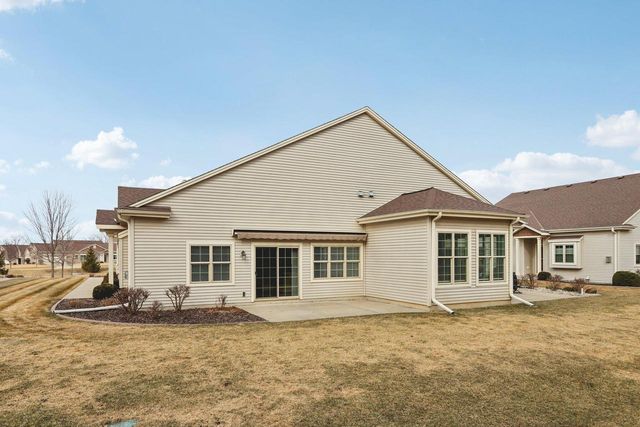 1110 Black Bear DRIVE, Mukwonago, WI 53149