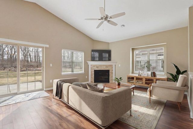 1110 Black Bear DRIVE, Mukwonago, WI 53149