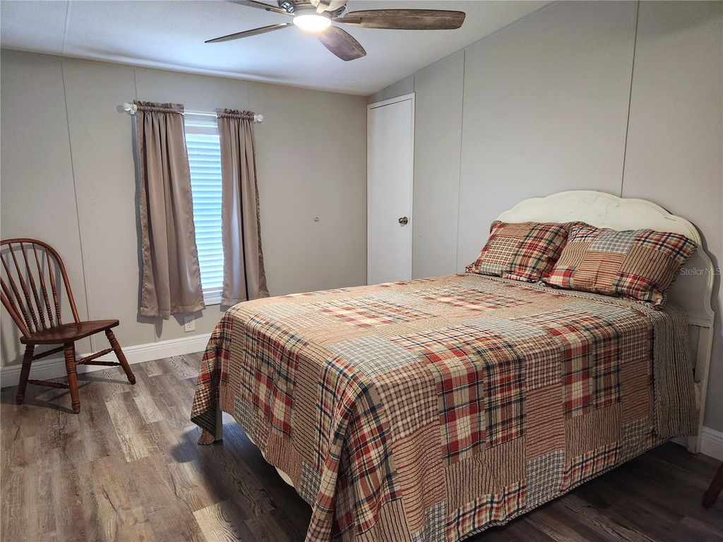 Image 15 of property listing at 10915 NE 222ND STREET, Fort Mc Coy, FL 32134