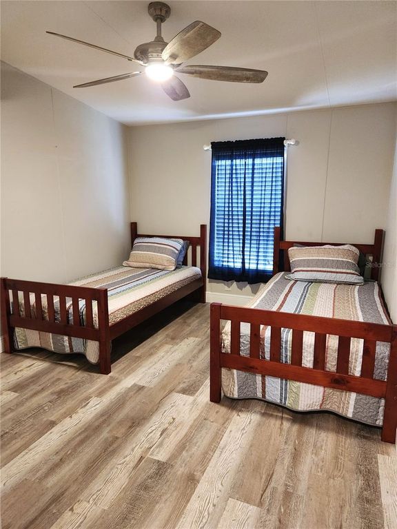 Image 16 of property listing at 10915 NE 222ND STREET, Fort Mc Coy, FL 32134