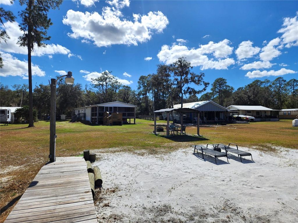 Image 28 of property listing at 10915 NE 222ND STREET, Fort Mc Coy, FL 32134