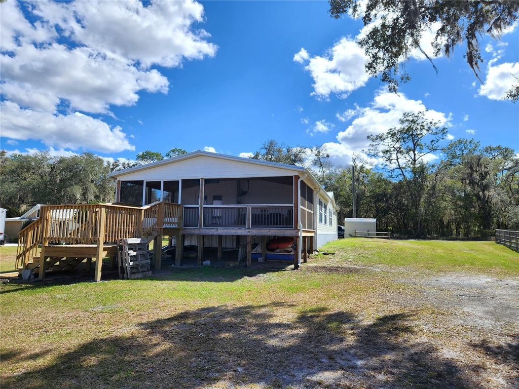 Image 30 of property listing at 10915 NE 222ND STREET, Fort Mc Coy, FL 32134