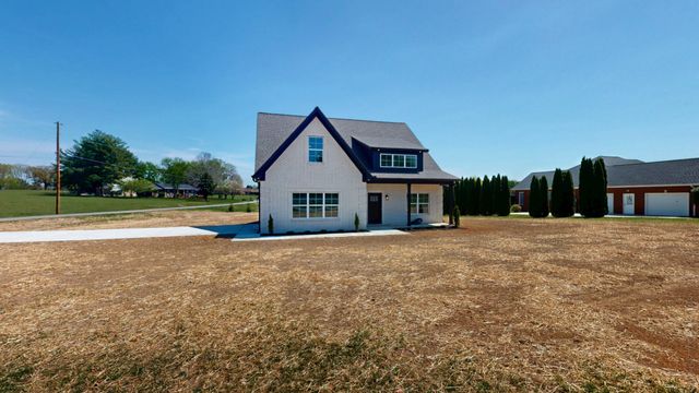 608 Golf Club Dr, Smithville, TN 37166