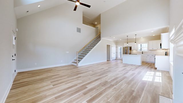 608 Golf Club Dr, Smithville, TN 37166