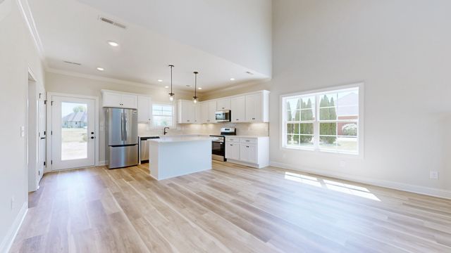 608 Golf Club Dr, Smithville, TN 37166