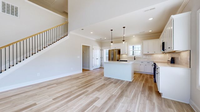608 Golf Club Dr, Smithville, TN 37166