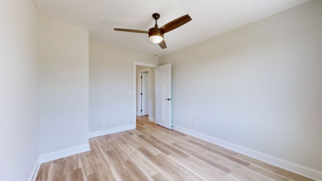 608 Golf Club Dr, Smithville, TN 37166